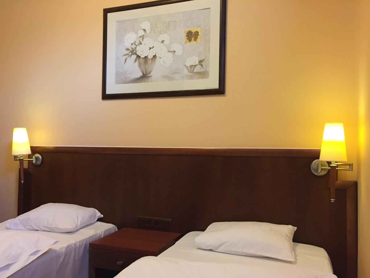 Virgo B&B Biznes Rumia Kültér fotó